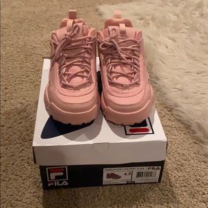 Light pink Fila 4.5 big girls baby pink